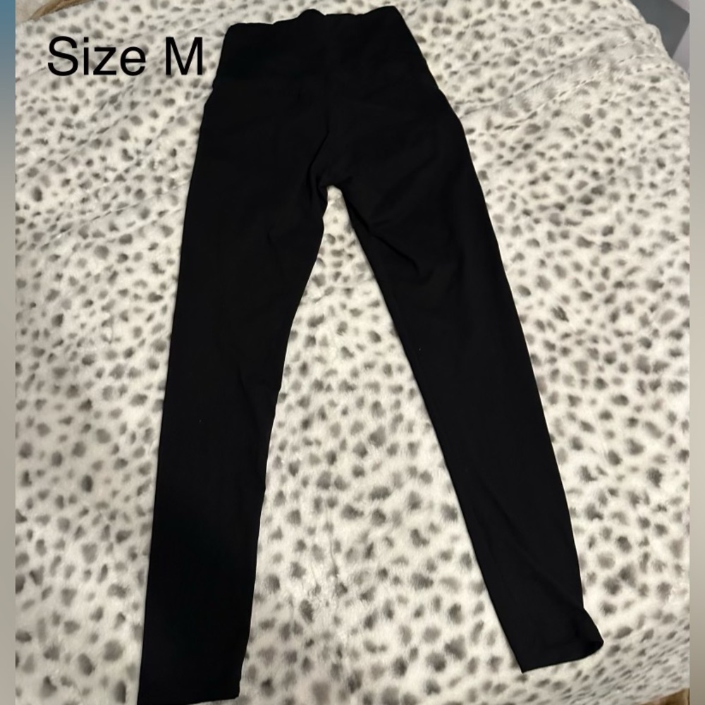 Amazon stretchy leggings 
Size M